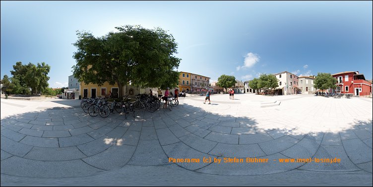 Panorama des Markplatzes von Nerezine auf der Insel Losinj