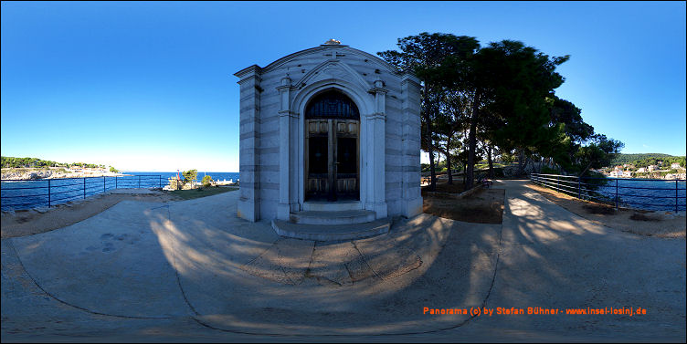 Panorama einer Kapelle im Hafen von Veli Losinj