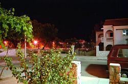 unser Bulli vor unserem Quartier