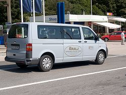 Reisebericht - mit tuifly.com nach Mali Losinj in Kroatien - unser Transferbus vom Flughafen Mali Losinj zur Fähre nach Valbiska an der Fähranlegestelle in Valbiska