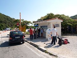 Reisebericht - mit tuifly.com nach Mali Losinj in Kroatien - die Verkaufsstelle für Tickets der Fähre von Valbiska ( Insel Krk ) nach Merag ( Insel Cres )