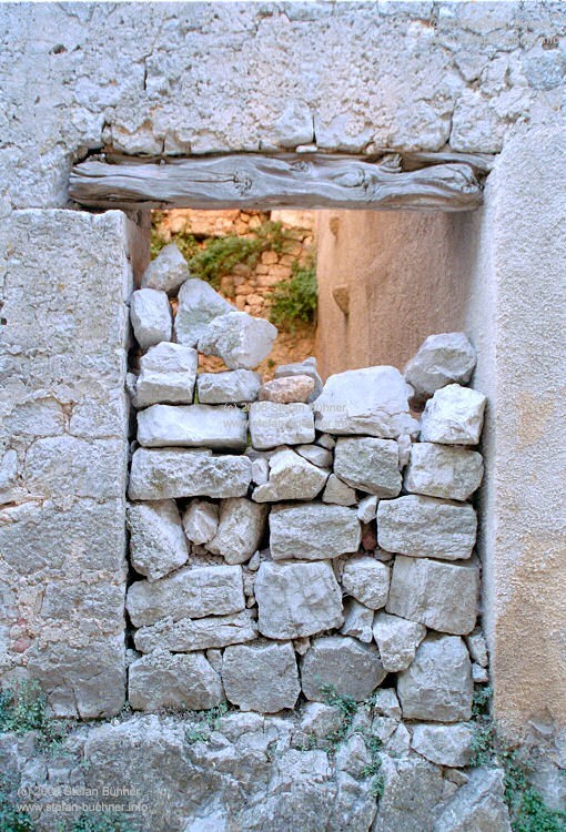 Lubenice - traumhaftes Bergdorf auf der Insel Cres an der kroatischen Adriaküste