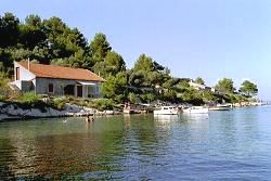 die Bucht Valdarke zwischen Veli Losinj und Mali Losinj